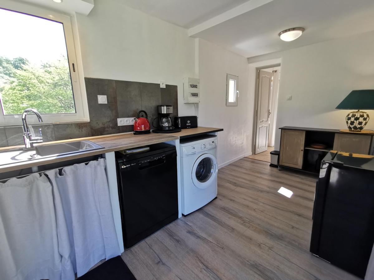 La Peyregoune, Logement En Pleine Nature Et Table D'Hotes Blieux エクステリア 写真
