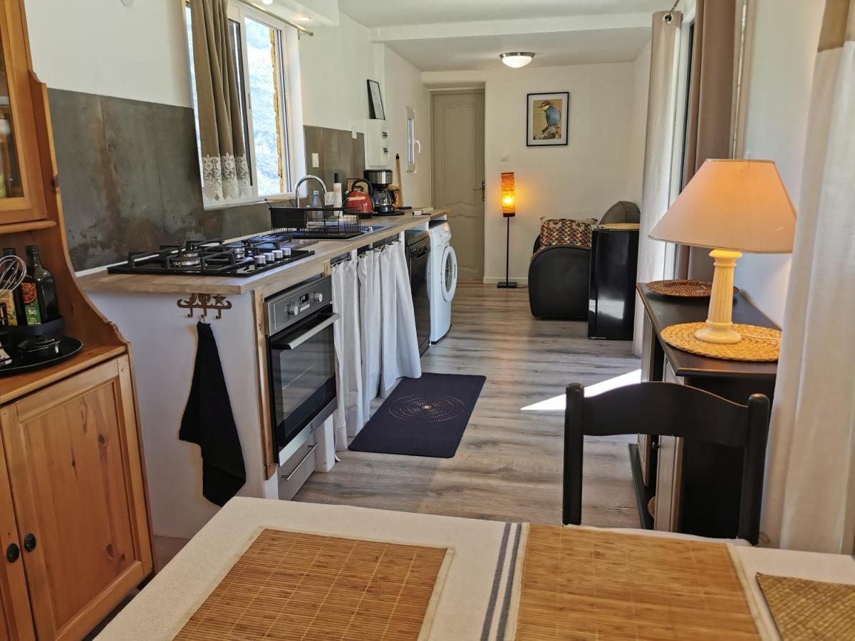 La Peyregoune, Logement En Pleine Nature Et Table D'Hotes Blieux エクステリア 写真